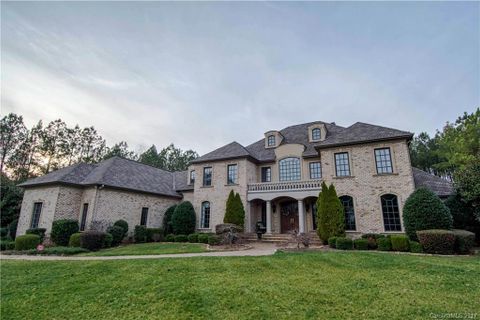 9110 Woodhall Lake Drive