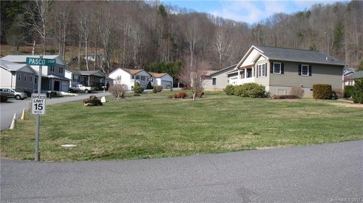 L 24 Pasco Loop sold home in Fox Run Meadows, Waynesville, NC