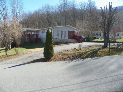 109 Powderhorn Drive #6 sold home in Country Place of Waynesville, Waynesville, NC