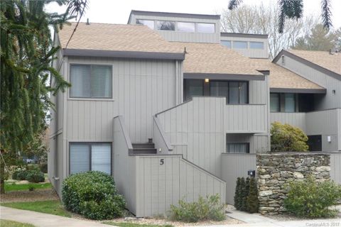 5 Lakemoor Lane