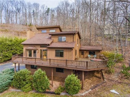 22 Thistle Lane sold home in Junaluska Oaks, Waynesville, NC
