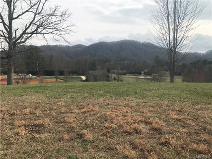 16 Autumn Leaf Drive sold home in Grand Highlands Waterford Lake, Fletcher, NC