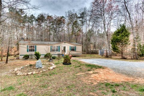 1086 Love Valley Road