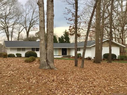 2727 Rolling Hills Drive