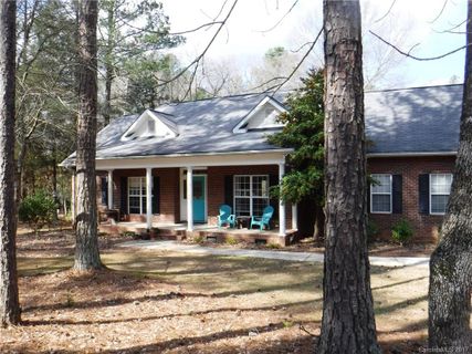 2888 Lakeshore Drive