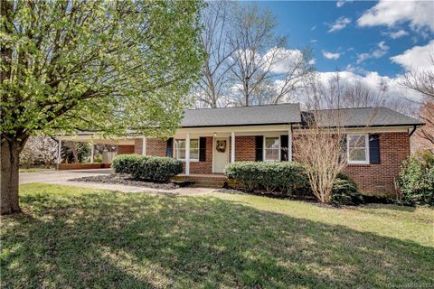 703 Sunridge Drive sold home in Eastridge, Lincolnton, NC