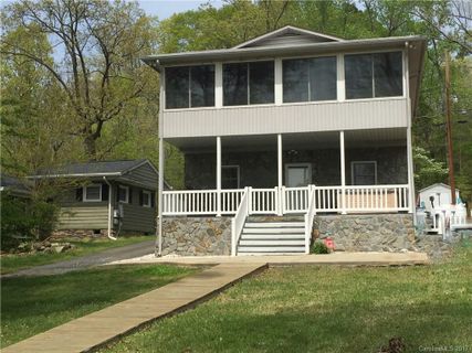 1553 Berry Hill Drive 810,851