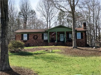 208 Redwood Lane 65 sold home in Sherman Oaks, Lexington, NC