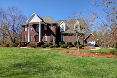 1005 Shawnee Trail