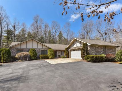 9 Shadow Brook Drive sold home in Shadow Brook, Flat Rock, NC