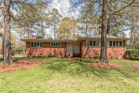 808 Lynbrook Drive