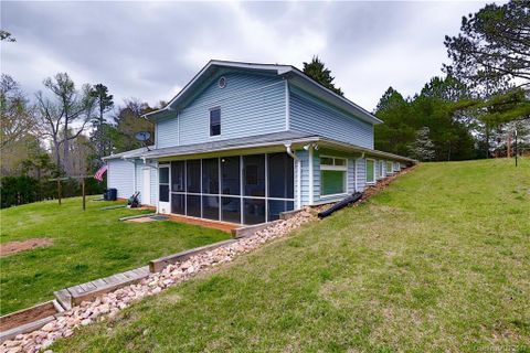 1610 Deer Run Road