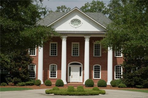 905 Bridgewater Drive
