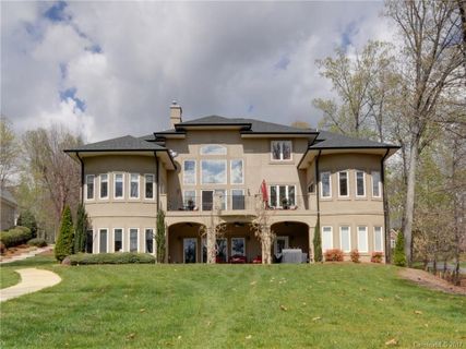 8016 West Bay Drive
