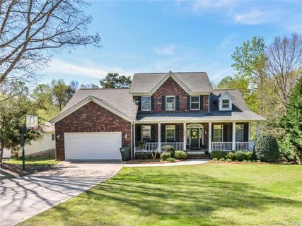 152 Hazelton Loop