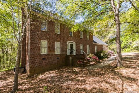 1697 Double Oaks Road
