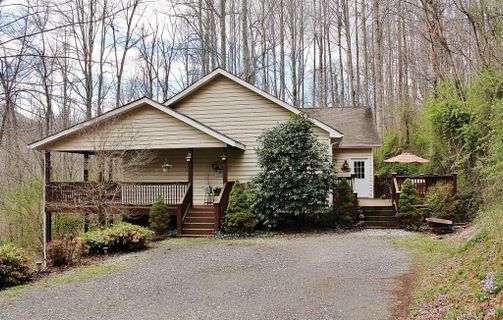 115 Walnut Knoll Drive sold home in Parkway Forest, Sylva, NC