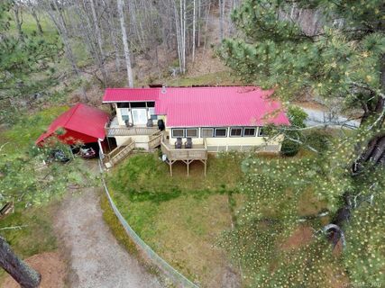 443 Sugar Mountain Road sold home in Mountain Valley Estates, Waynesville, NC