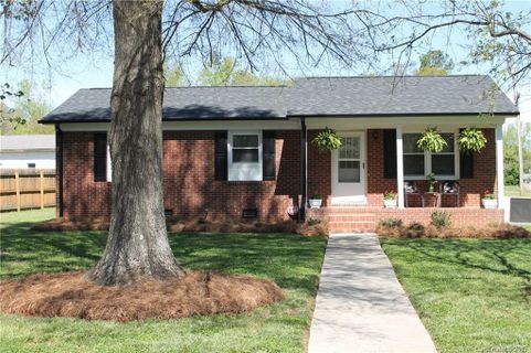 909 Iris Drive