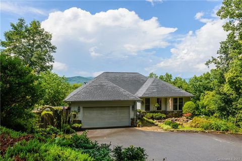 10 Okoboji Drive sold home in Okoboji Wilderness, Fletcher, NC