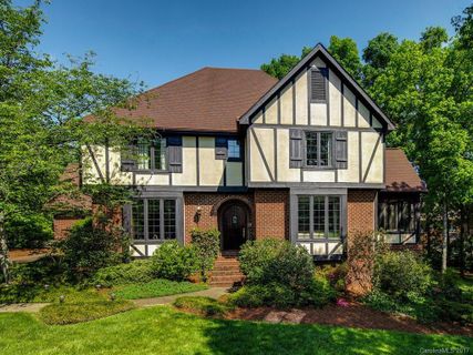 5501 Sunstar Court