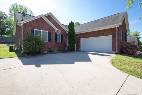 228 Victoria Circle