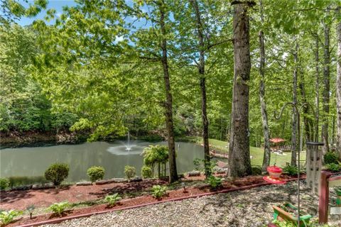 204 Woods End Drive sold home in Jeter Mtn Terrace, Hendersonville, NC