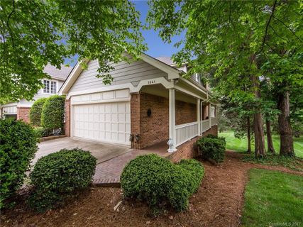 1841 Meadowood Lane sold home in Providence Place, Charlotte, NC