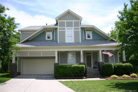 7817 Crestfield Lane sold home in Trailridge, Tega Cay, SC