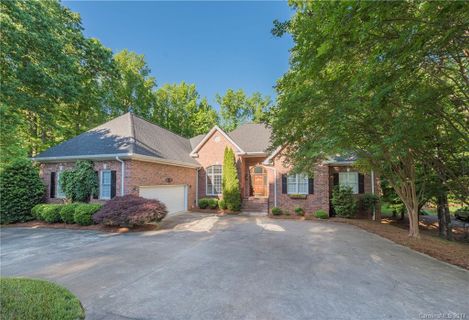 2106 Cavendale Drive