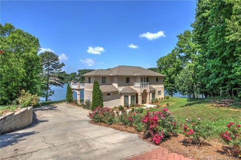 9759 Riviera Drive