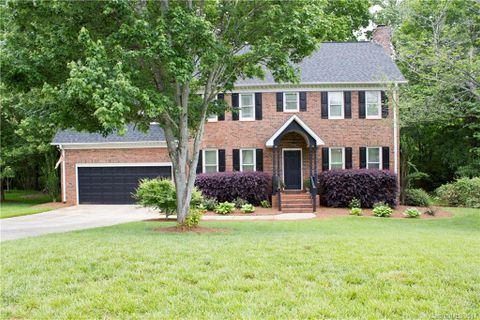 1622 Village Court sold home in Colony Woods, Gastonia, NC