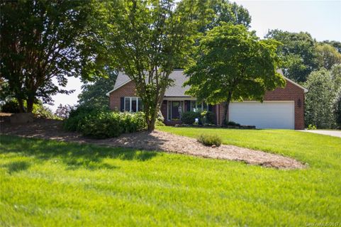 2764 Harbour Pointe Court 16 sold home in Lakepointe, Sherrills Ford, NC