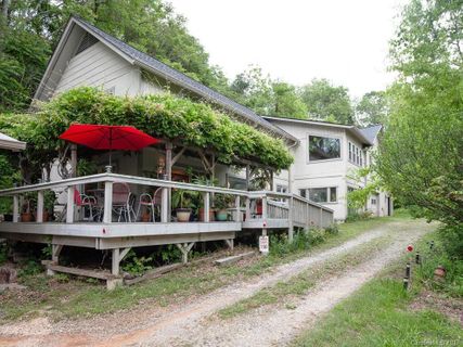 2 Lookout Road sold home in Kingsley Fairbridge, Asheville, NC