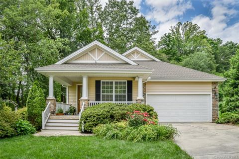 11 Eagle Chase Lane