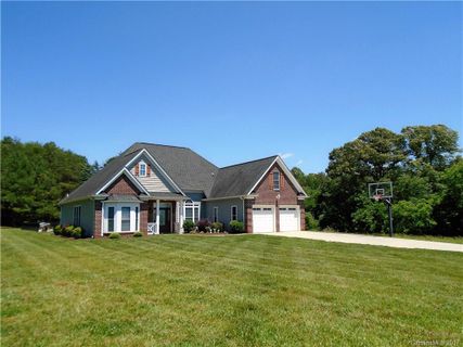 2460 Mintew Circle