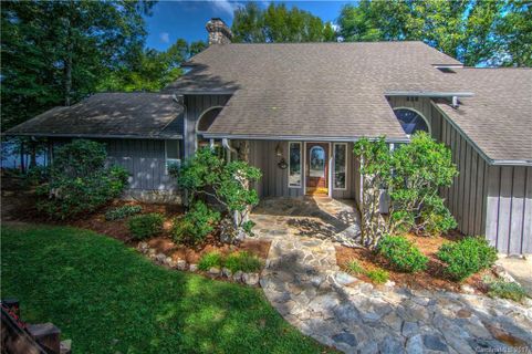 228 Periwinkle Lane