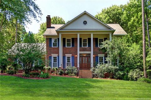 9044 Peyton Randolph Drive sold home in Williamsburg Raintree, Charlotte, NC