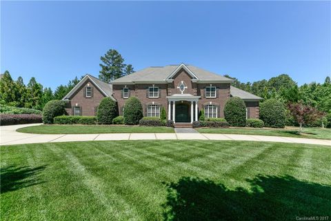 2086 Kings Manor Drive