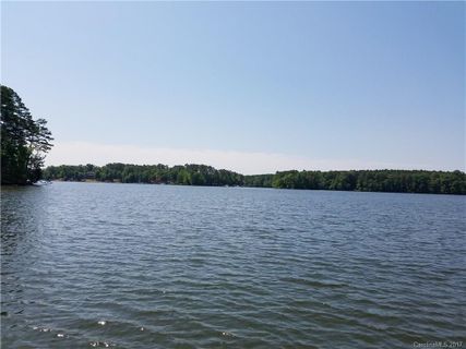 658 Pinehaven Drive