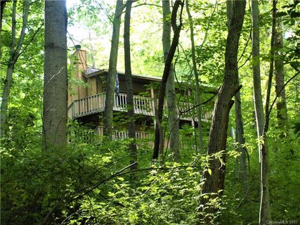 376 Wendy Way sold home in Highland Terrace, Clyde, NC