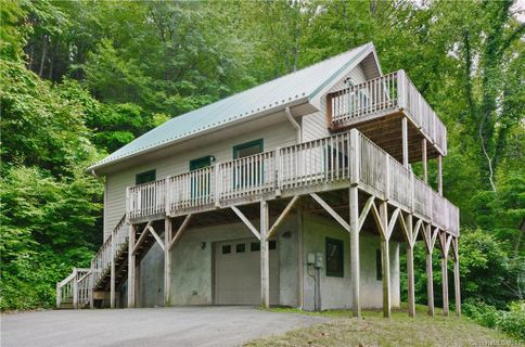 697 Hall Top Road sold home in Patchens Mountainside Forest, Waynesville, NC