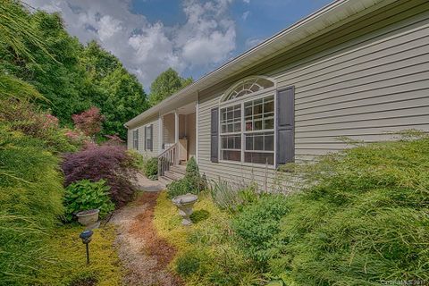 26 Davis Lane sold home in Apple Blossom Estates, Waynesville, NC