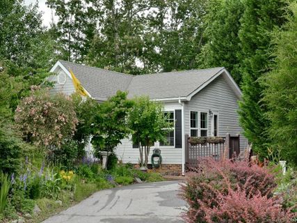 71 Founders Way