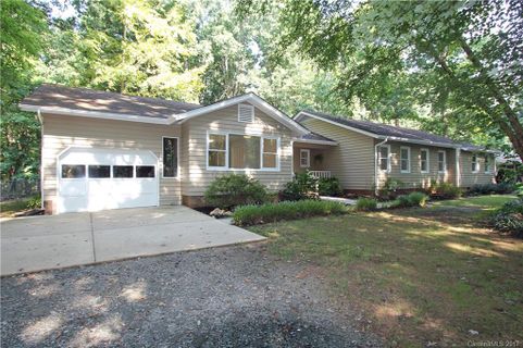 6204 Potter Road sold home in Rain Forest, Matthews, NC