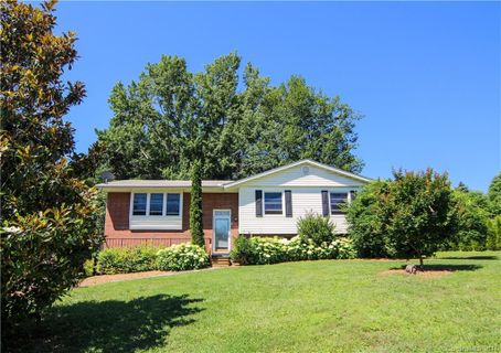 11 Summit Drive