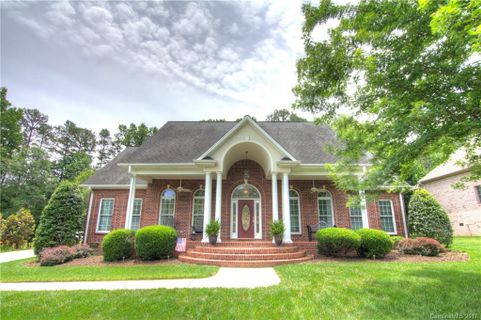 7790 Turnberry Lane