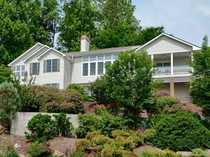 209 Rowland Drive sold home in Wildwood Heights, Laurel Park, NC