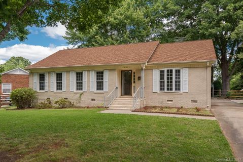 4831 Carriage Drive Circle