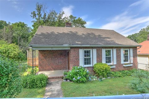 21 Enka Orchard Street 32 sold home in ENKA VILLAGE, Candler, NC